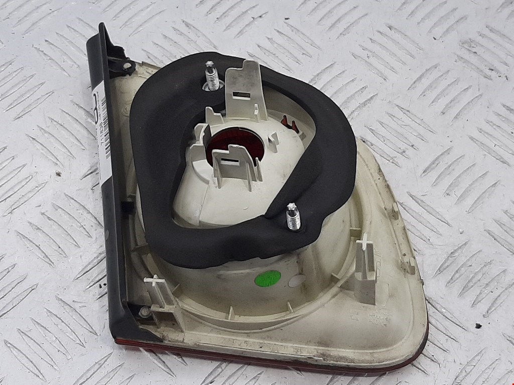 Фонарь задний внутренний правый VOLKSWAGEN Jetta V 2005-2011