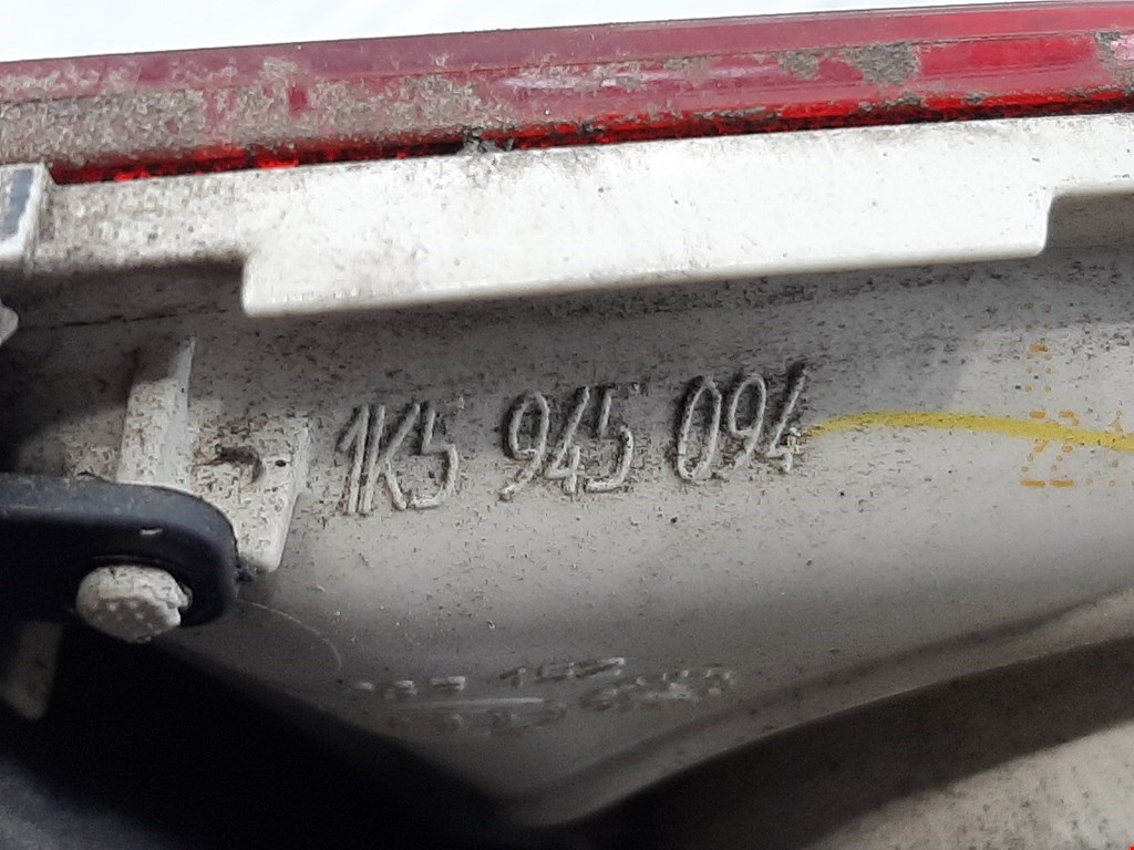 Фонарь задний внутренний правый VOLKSWAGEN Jetta V 2005-2011