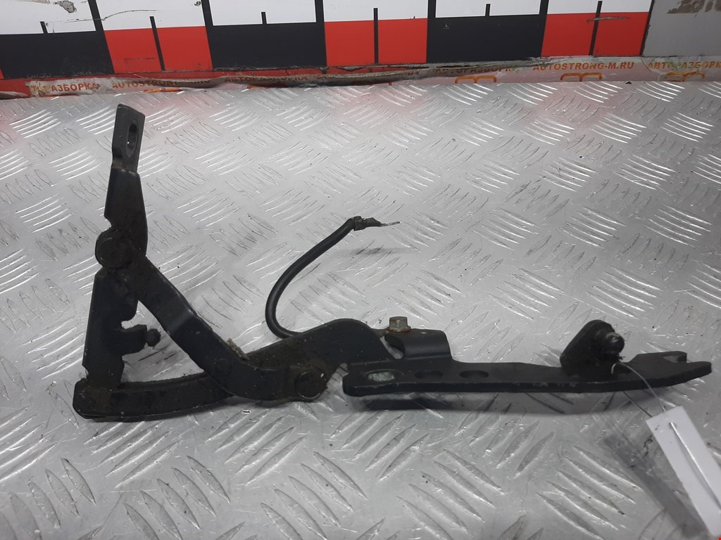 Петля капота левая/правая BMW 6er E63/E64 2003-2011