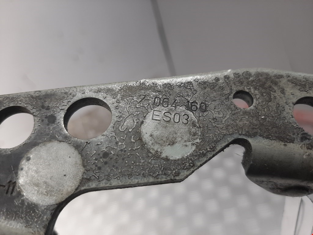 Петля капота левая/правая BMW 6er E63/E64 2003-2011