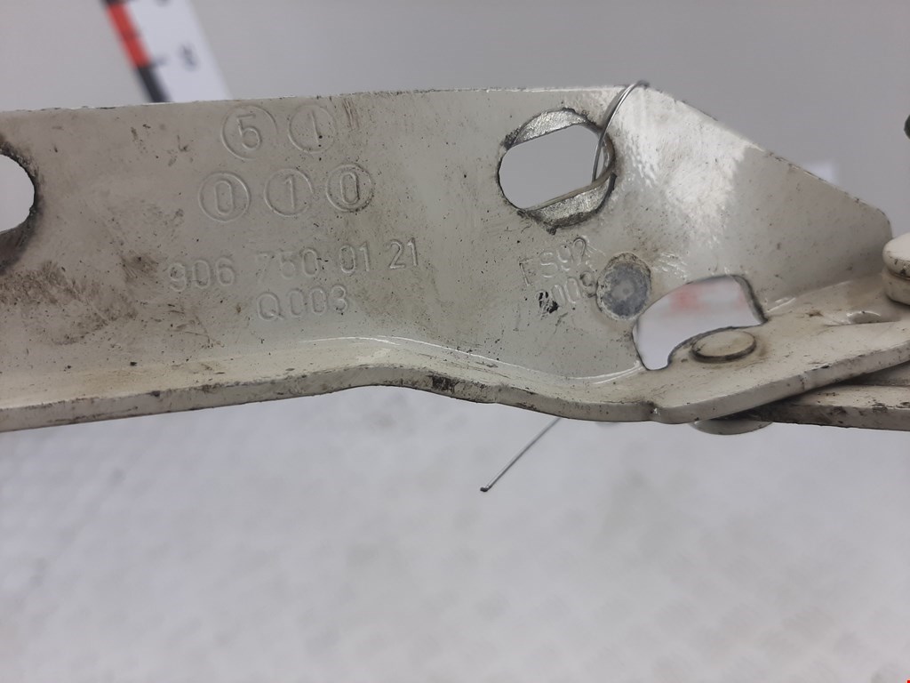 Петля капота левая/правая VOLKSWAGEN Crafter 2006-2016