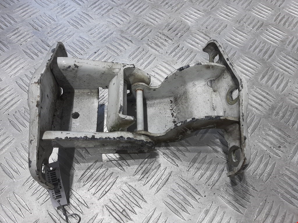 Петля двери распашной Opel Vivaro A (2001-2014)