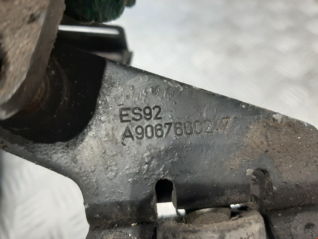 Ролик двери сдвижной (левый/правый средний верхний/нижний) MERCEDES-BENZ Vito W638 1996-2003