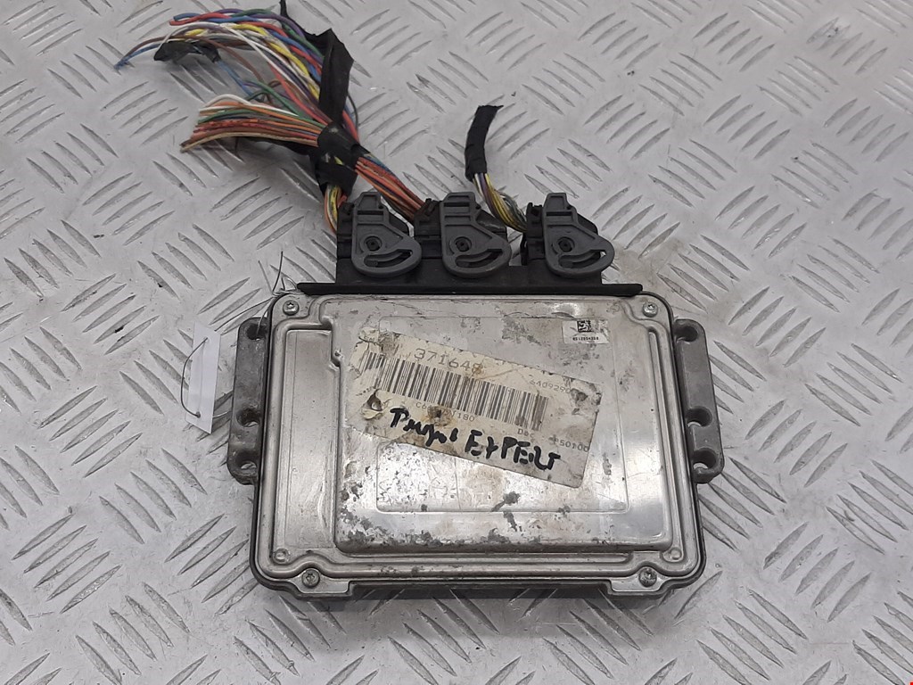 Блок управления двигателя (ЭБУ) PEUGEOT Expert II 2007-2016