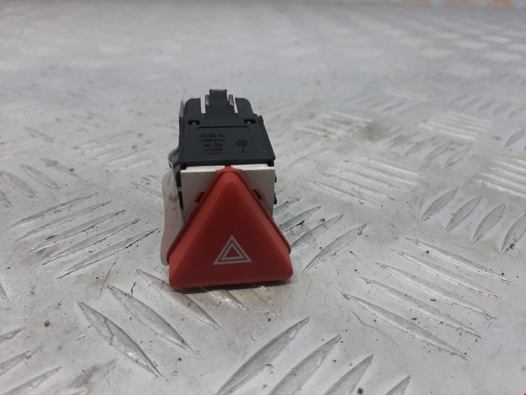 Кнопка аварийной сигнализации (аварийки) VOLKSWAGEN Golf V 2003-2009