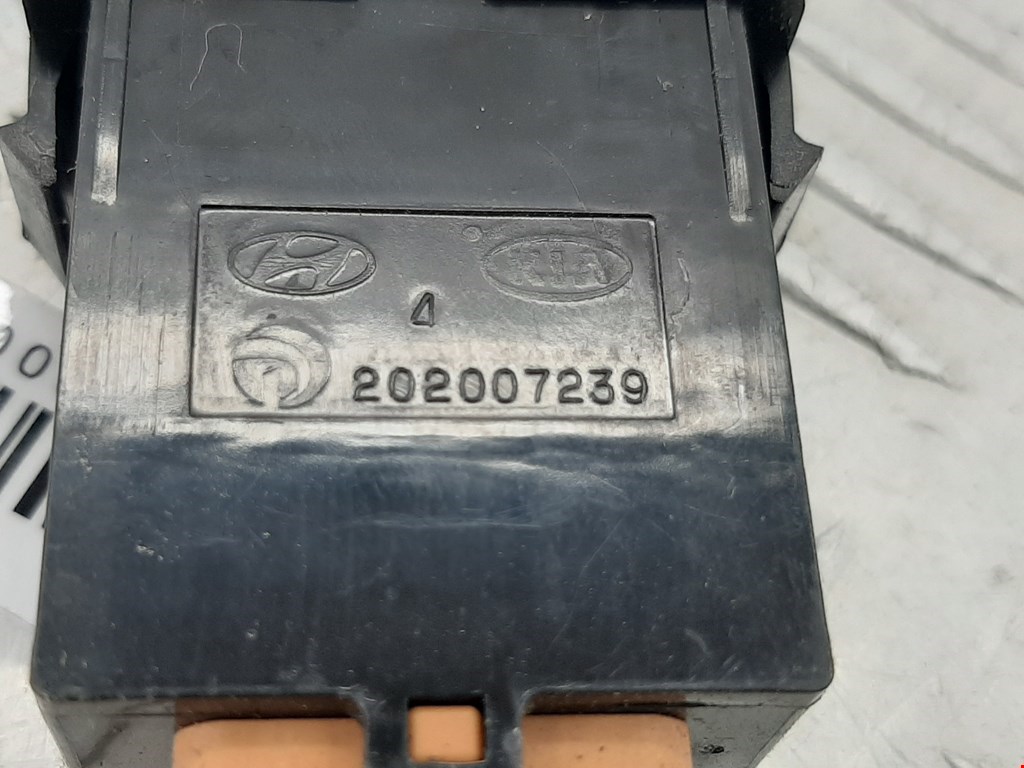 Кнопка антипробуксовочной системы HYUNDAI i30 2007-2012