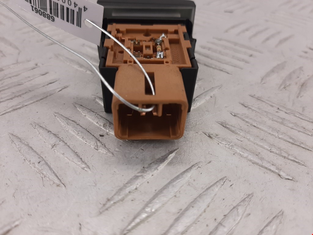 Кнопка антипробуксовочной системы HYUNDAI i30 2007-2012