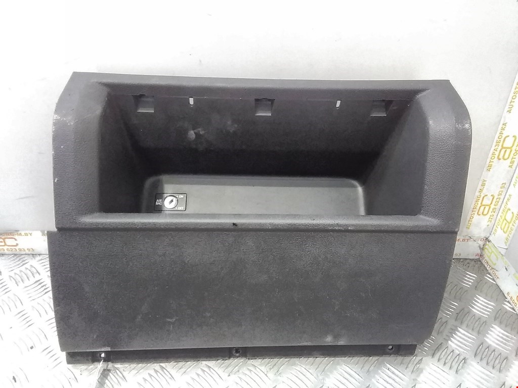 Бардачок VOLKSWAGEN Caddy III 2004-2015