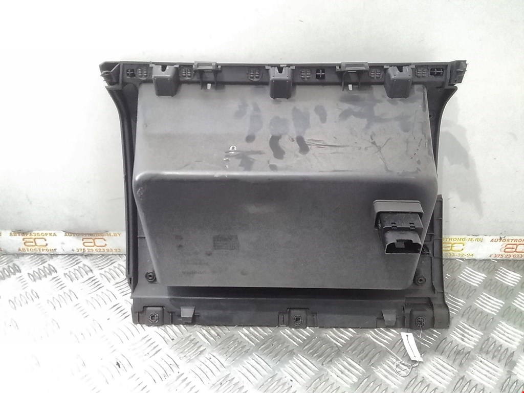 Бардачок VOLKSWAGEN Caddy III 2004-2015