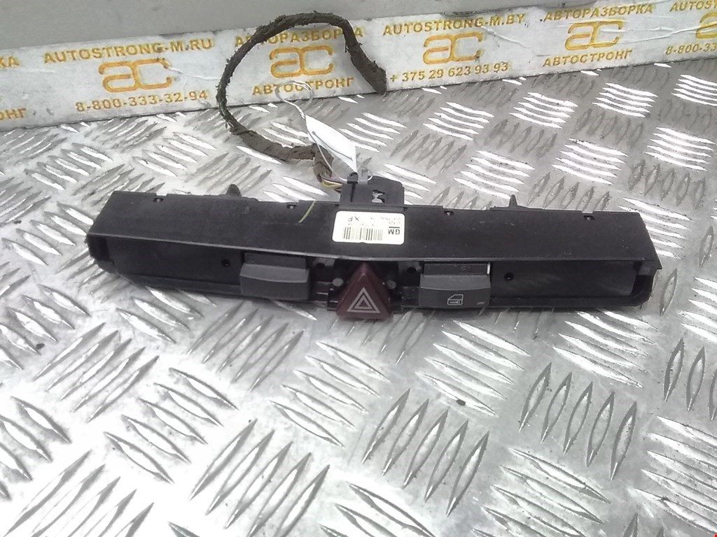 Кнопка аварийной сигнализации (аварийки) OPEL Astra H/Family 2004-2015