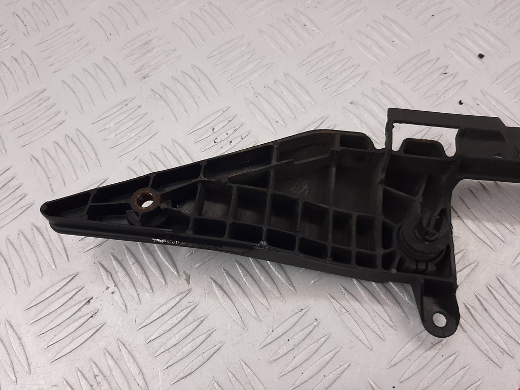 Кронштейн (крепление) радиатора BMW X5 E53 1999-2006