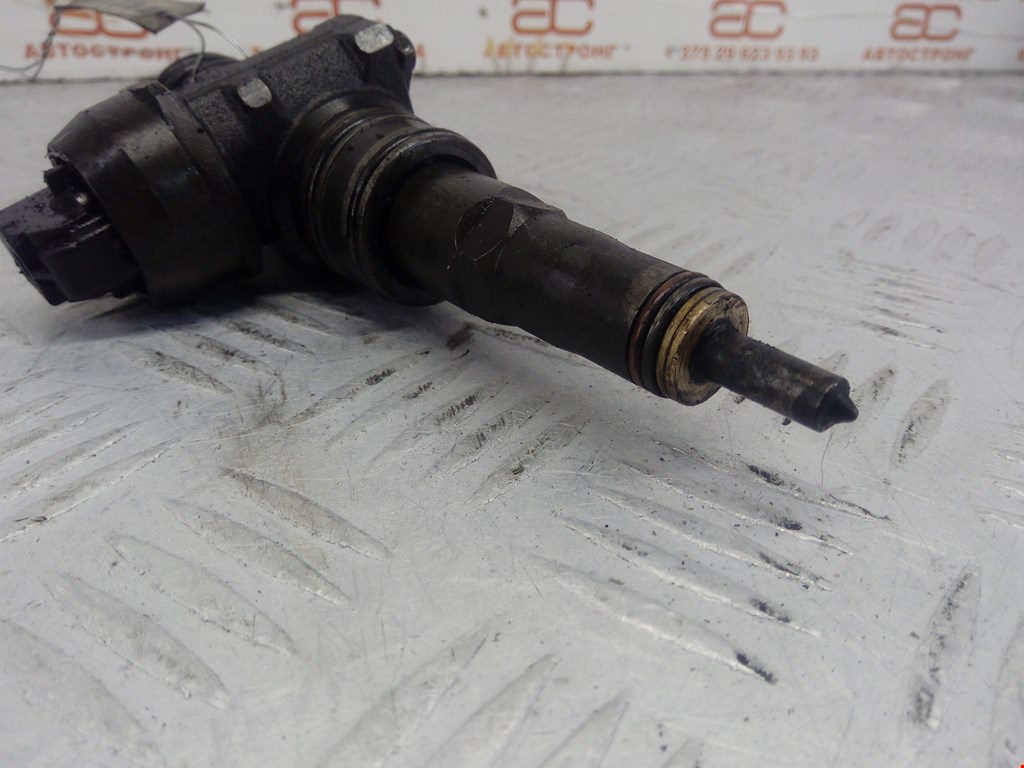 Форсунка дизельная электрическая VOLKSWAGEN Jetta V 2005-2011