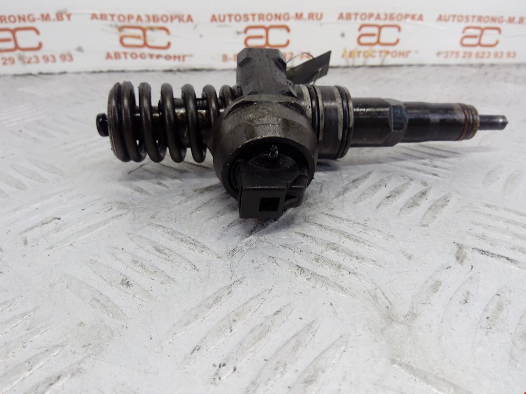 Форсунка дизельная электрическая VOLKSWAGEN Jetta V 2005-2011