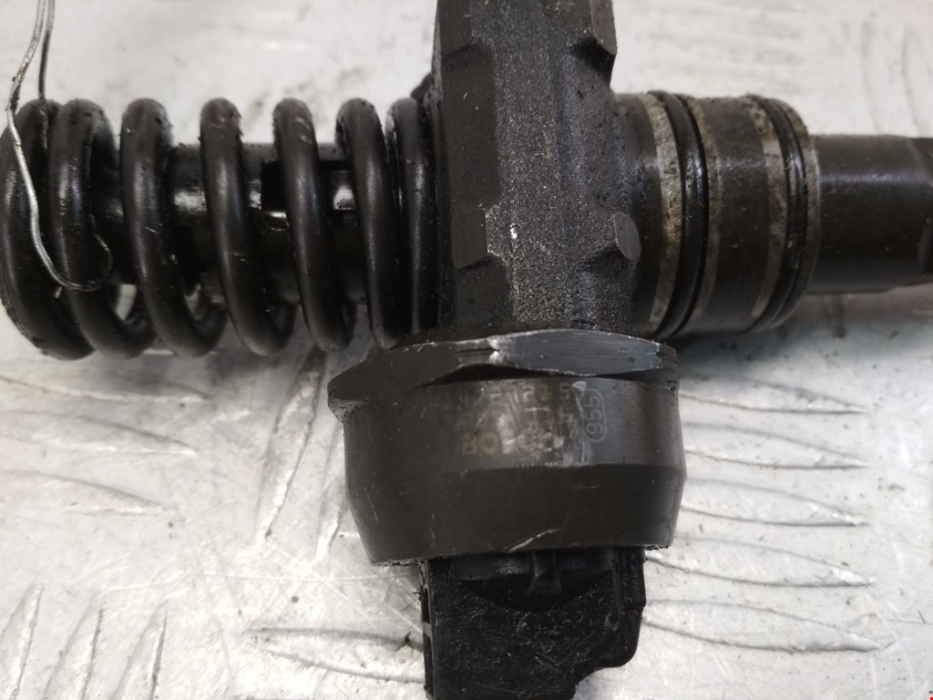 Форсунка дизельная электрическая VOLKSWAGEN Jetta V 2005-2011