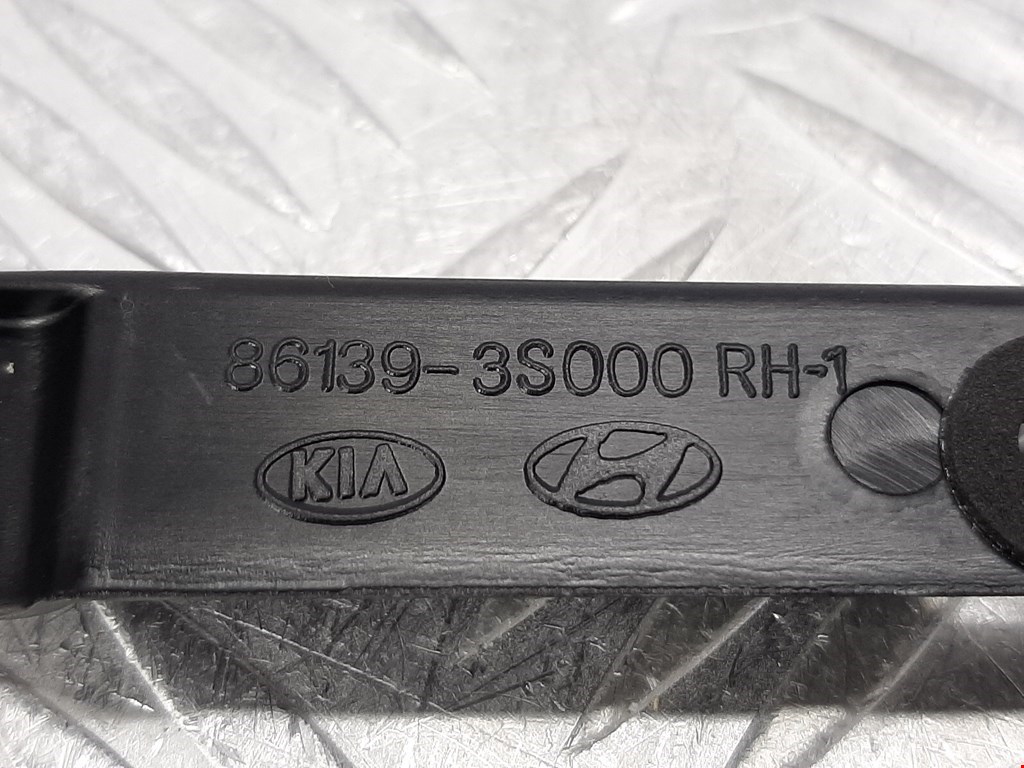 Молдинг лобового стекла HYUNDAI Sonata VI YF 2009-2014