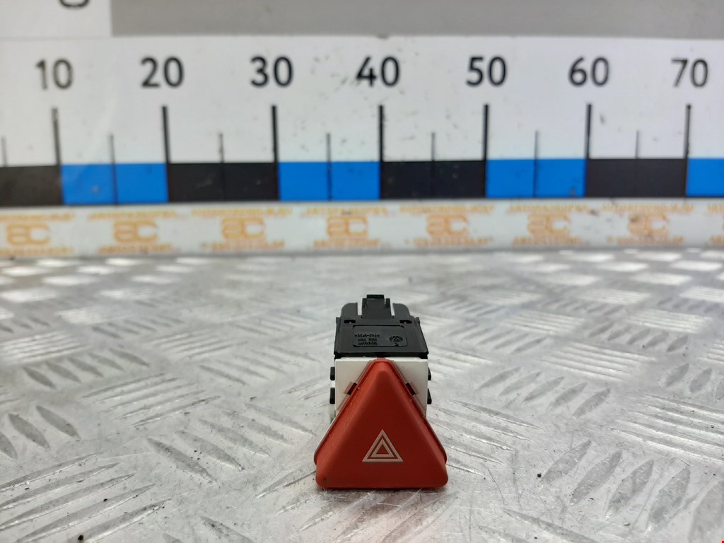 Кнопка аварийной сигнализации (аварийки) VOLKSWAGEN Jetta V 2005-2011