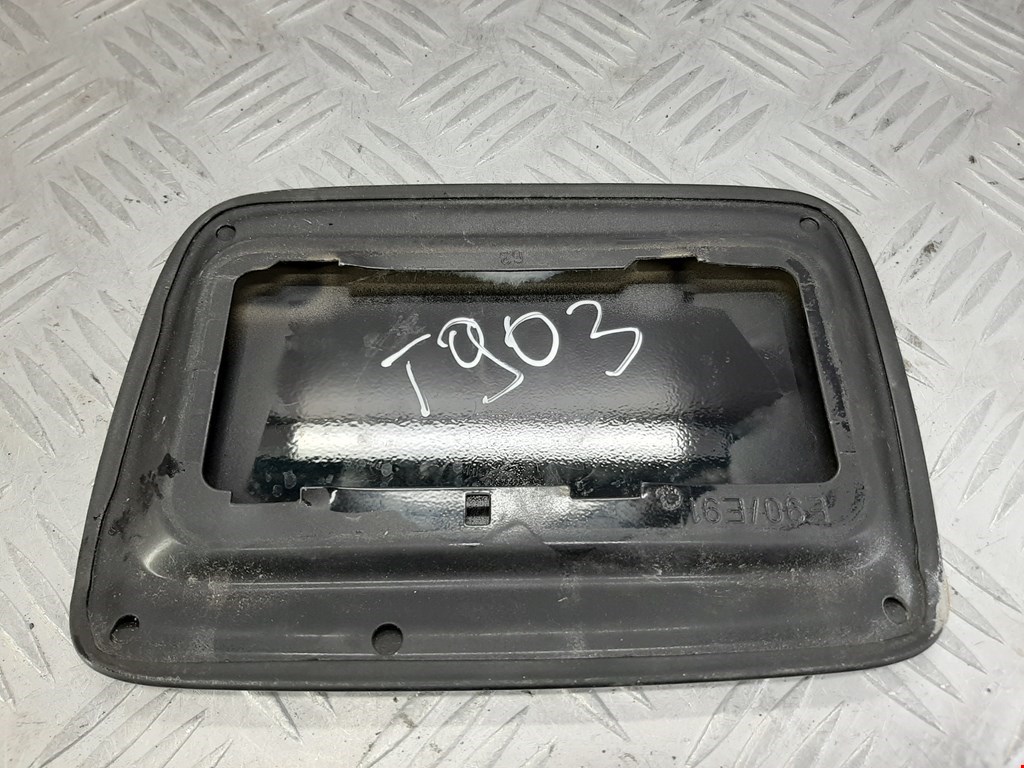 Лючок бензобака BMW 3er E90/E91 2005-2012