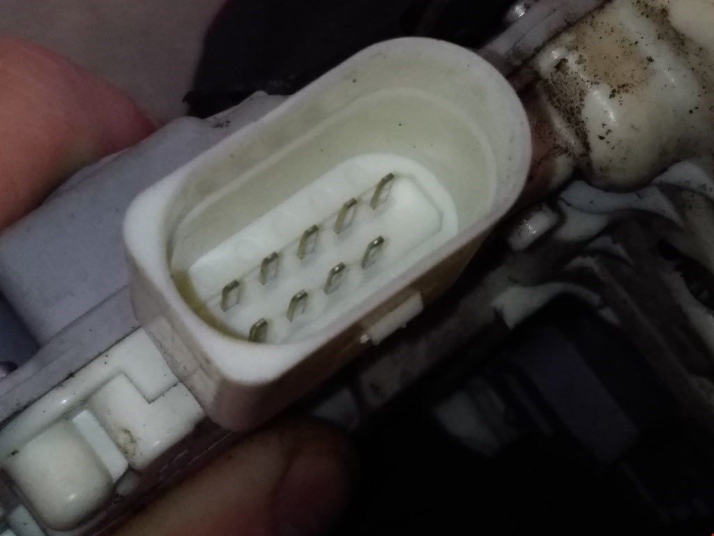 Замок двери передней правой VOLKSWAGEN Passat B7 2011-2015