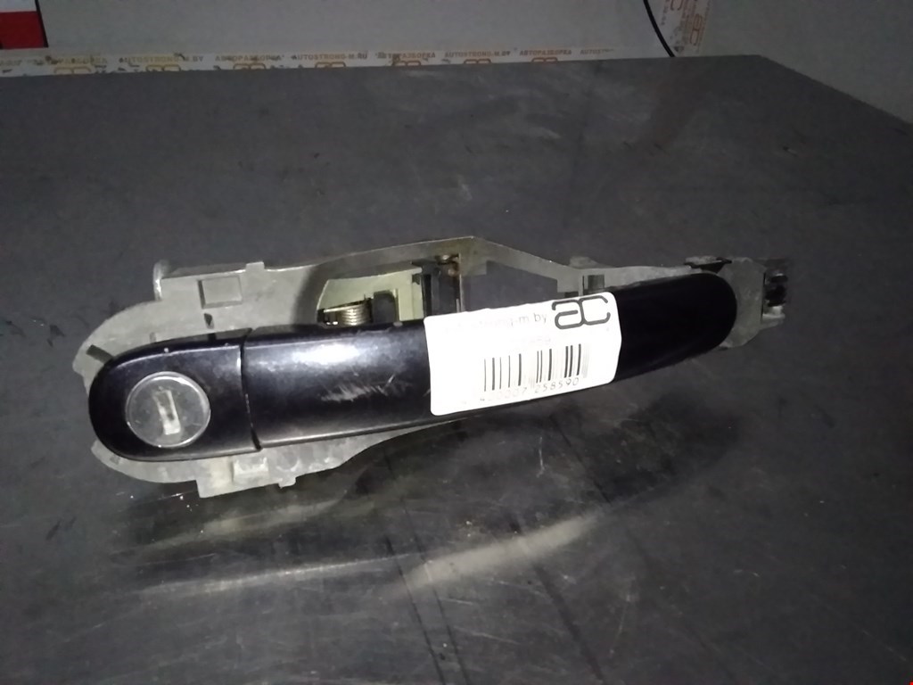 Ручка двери передней наружная правая SEAT Leon 2005-2012