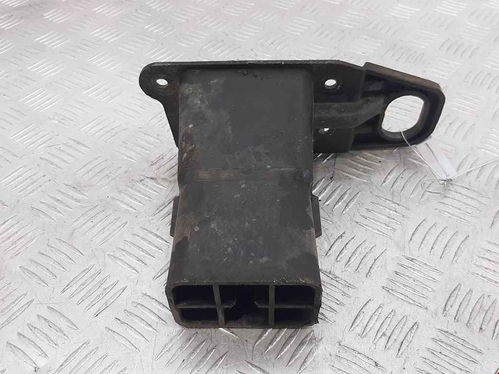 Отбойник бампера передний правый Peugeot 5008 (2009-2013)