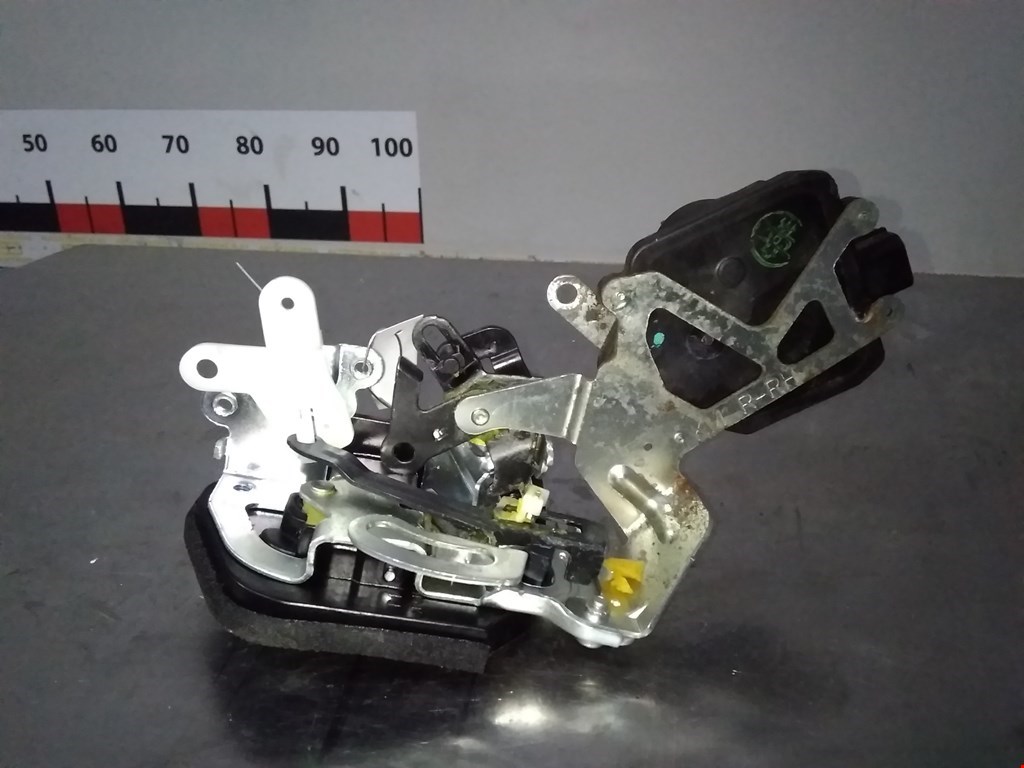 Замок двери задней правой KIA Sportage II 2004-2010