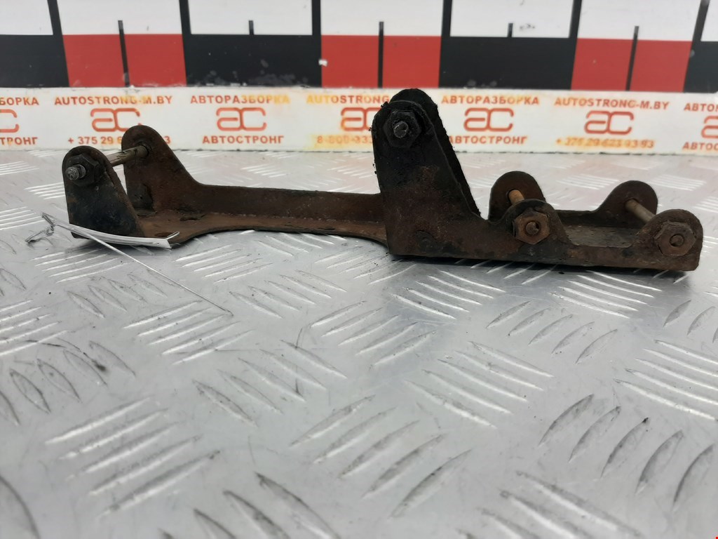 Кронштейн (крепление) радиатора IVECO Daily IV 2006-2011