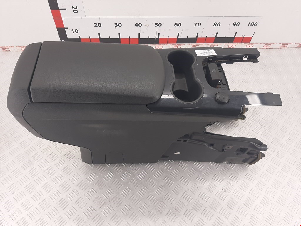 Подлокотник в салон PEUGEOT Partner 2008-2018