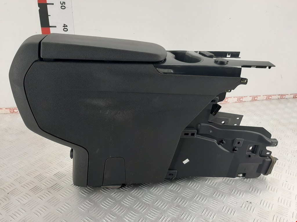 Подлокотник в салон PEUGEOT Partner 2008-2018
