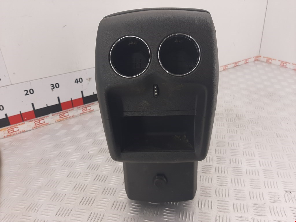 Подлокотник в салон PEUGEOT Partner 2008-2018