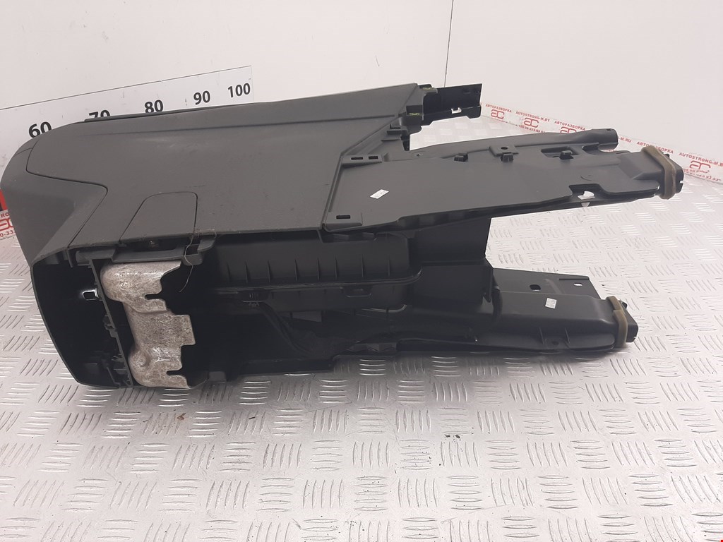 Подлокотник в салон PEUGEOT Partner 2008-2018