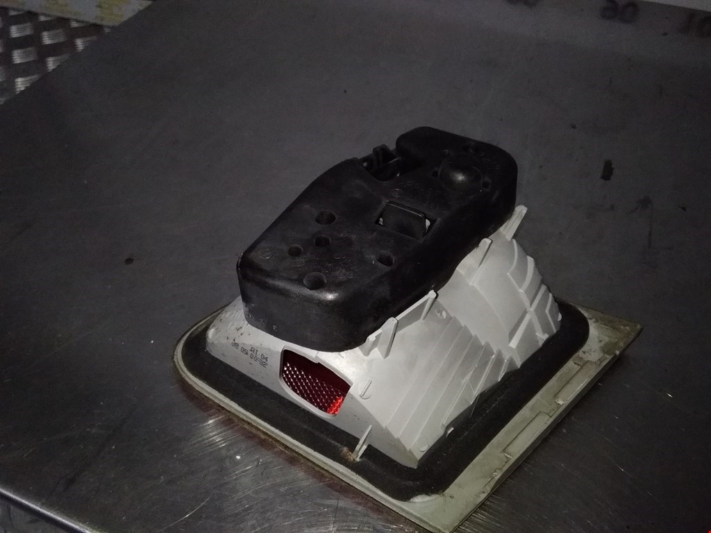 Фонарь задний внутренний левый BMW 3er E46 1998-2006