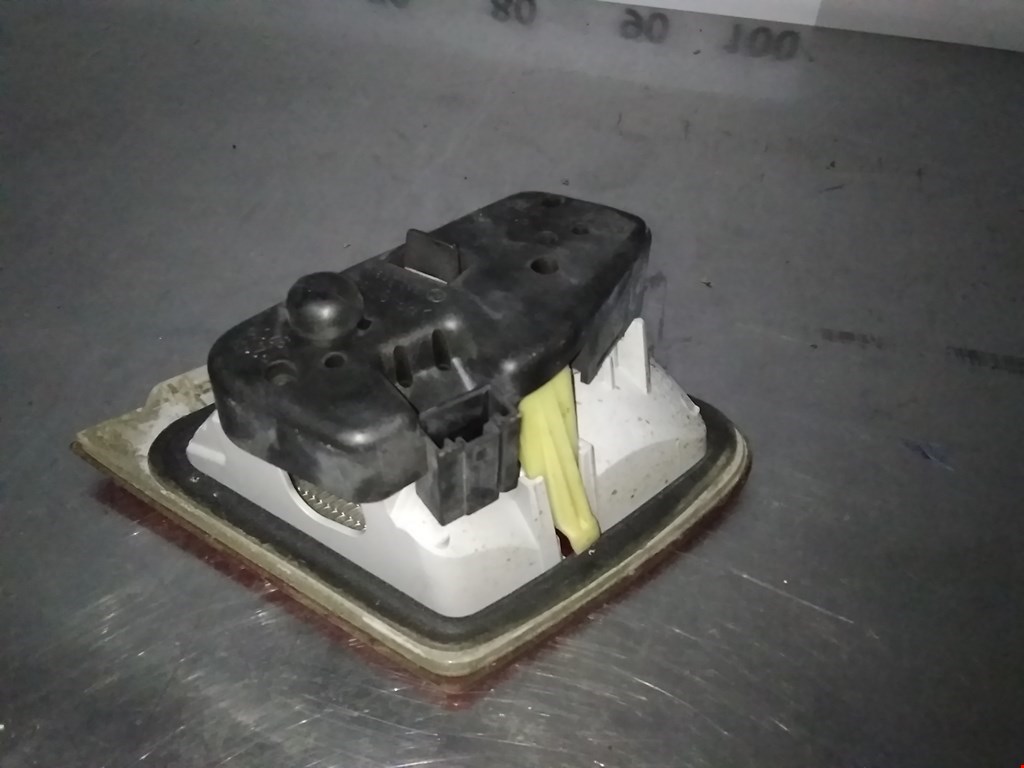 Фонарь задний внутренний левый BMW 3er E46 1998-2006