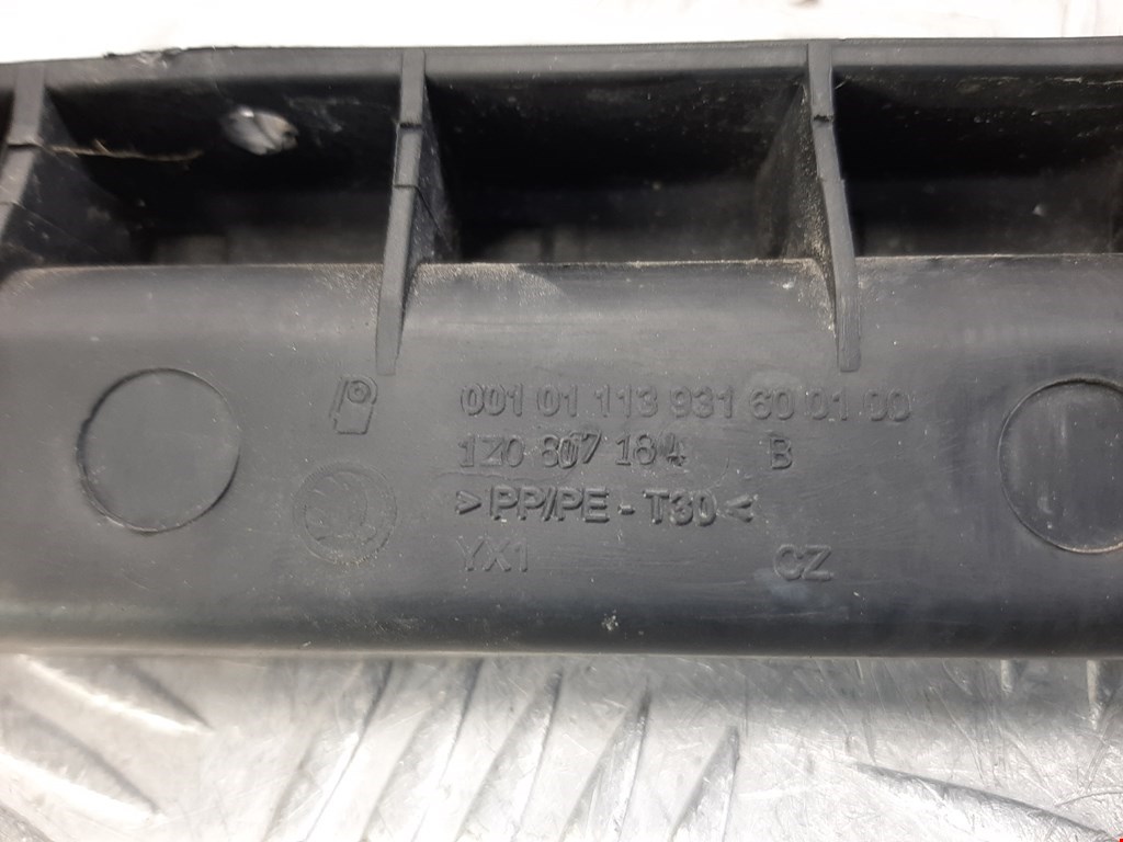 Кронштейн переднего бампера правый SKODA Octavia A5 1Z- 2004-2013