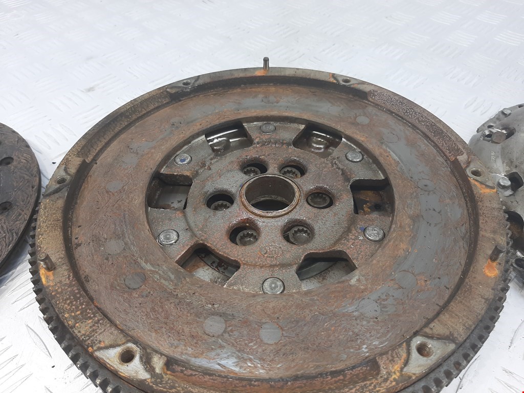 Маховик (демпфер сцепления) SKODA Octavia A5 1Z- 2004-2013