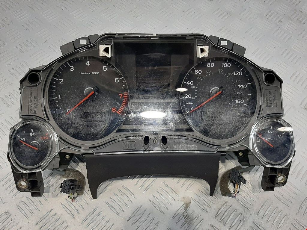 Панель приборов (щиток) AUDI A8 D3 2003-2010