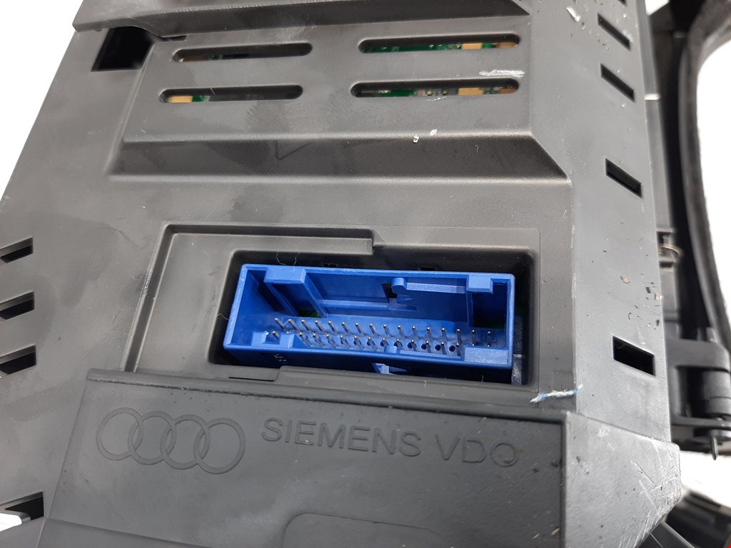 Панель приборов (щиток) AUDI A8 D3 2003-2010