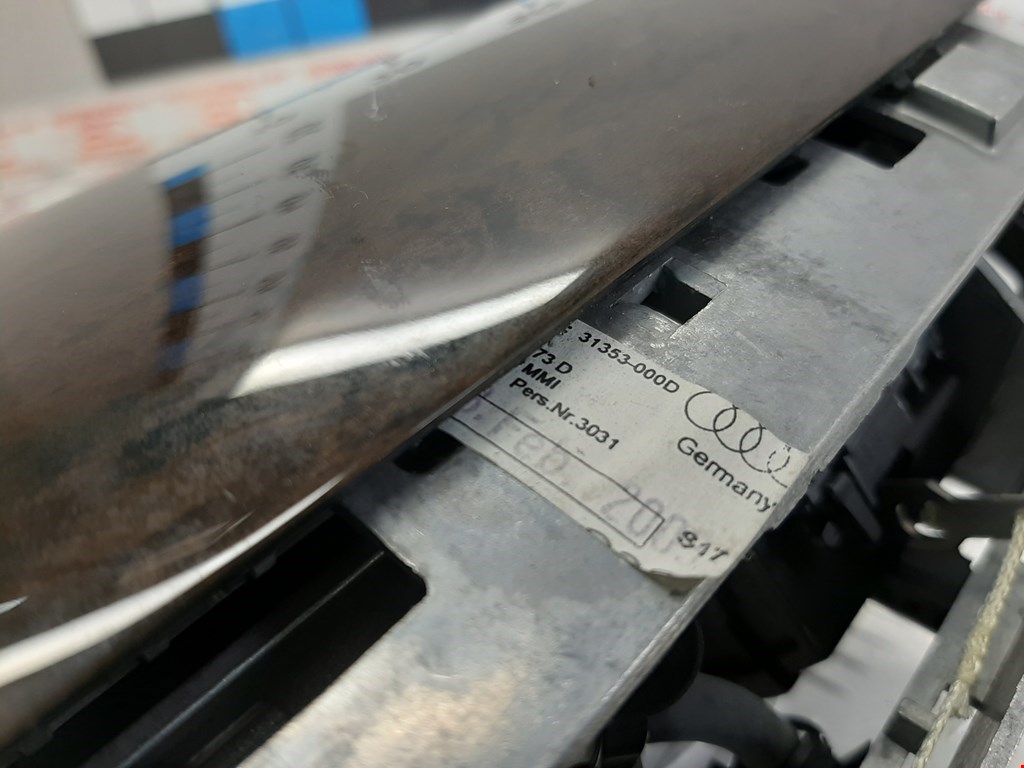 Дисплей информационный (компьютера) AUDI A8 D3 2003-2010