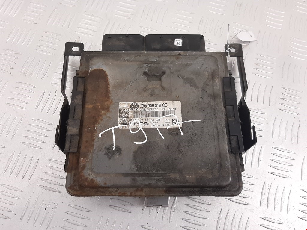 Блок управления двигателя (ЭБУ) VOLKSWAGEN Passat B6 2005-2011