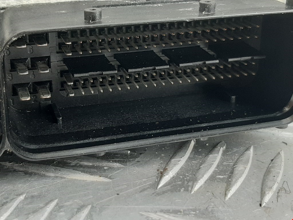 Блок управления двигателя (ЭБУ) VOLKSWAGEN Passat B6 2005-2011