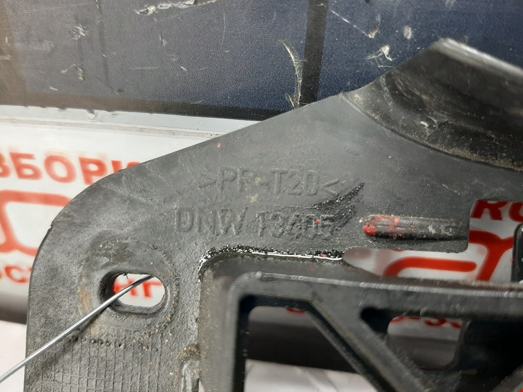 Кронштейн переднего бампера левый VOLKSWAGEN Touran 2003-2010