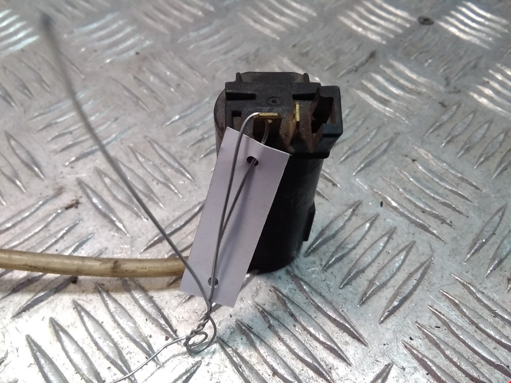 Насос (моторчик) омывателя Suzuki Alto V (HA12) (1998-2012)