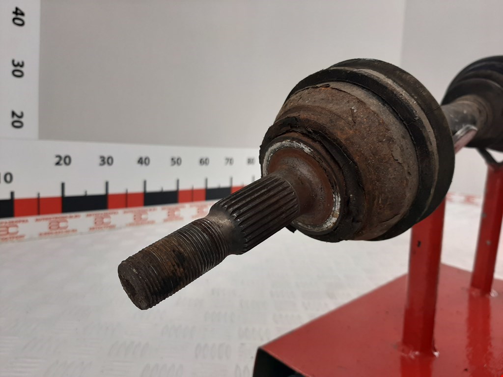 Полуось (привод, приводной вал) передняя правая VOLVO 850 R 1991-1997