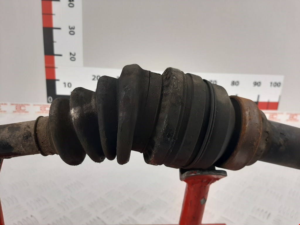 Полуось (привод, приводной вал) передняя правая VOLVO 850 R 1991-1997