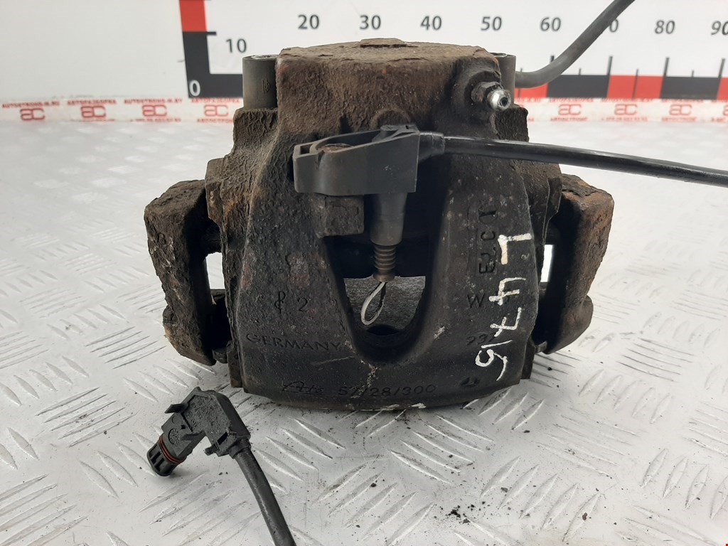 Суппорт передний левый CHRYSLER Crossfire 2003-2007