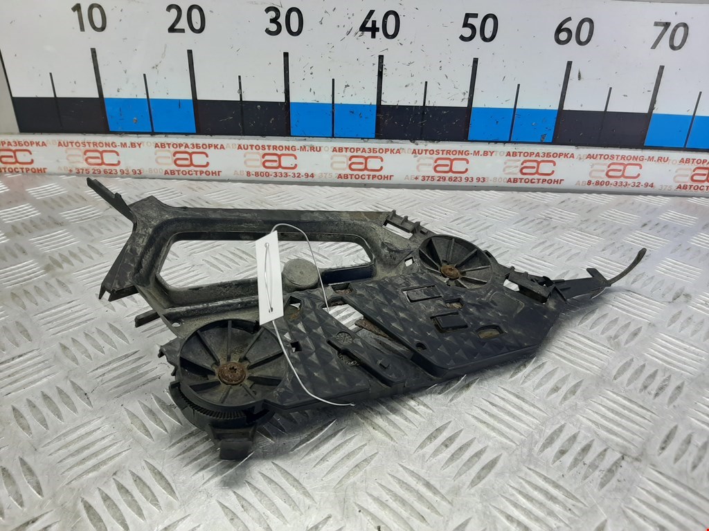 Кронштейн фары правый SKODA Octavia A5 1Z- 2004-2013