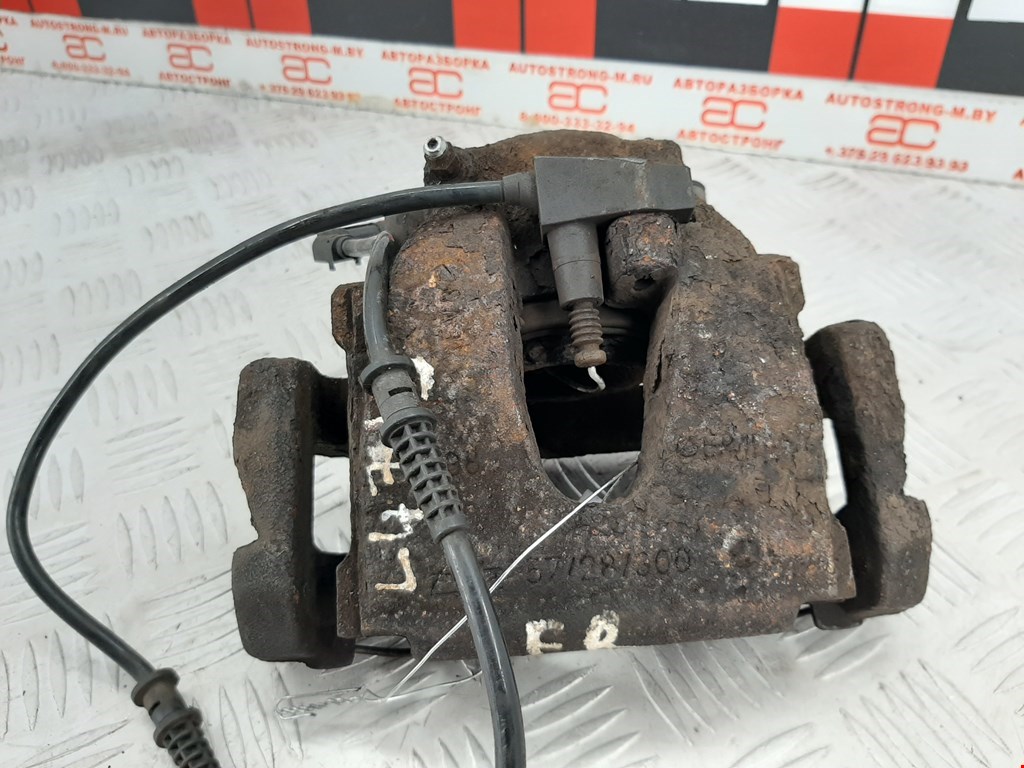 Суппорт передний правый CHRYSLER Crossfire 2003-2007