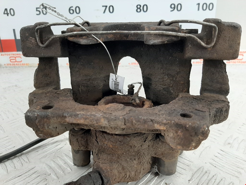 Суппорт передний правый CHRYSLER Crossfire 2003-2007