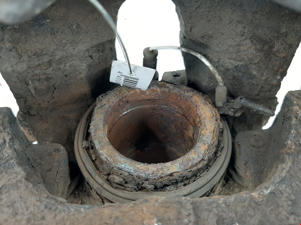 Суппорт передний правый CHRYSLER Crossfire 2003-2007