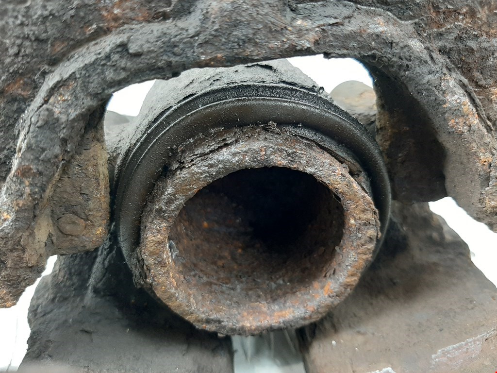 Суппорт передний правый BMW X5 E53 1999-2006