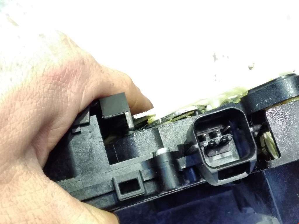 Замок двери задней правой PEUGEOT 4007 2007-2012